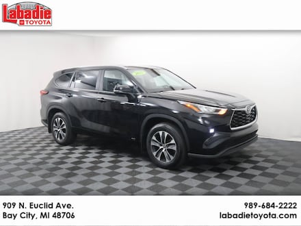 2025 Toyota Highlander Hybrid XLE SUV