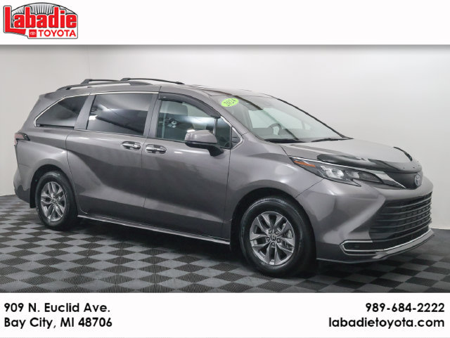 2024 Toyota Sienna XLE Van Passenger Van