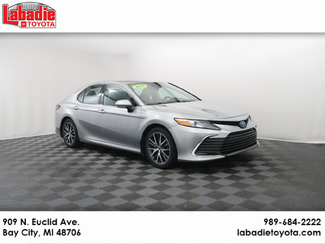 2023 Toyota Camry Hybrid XLE Sedan