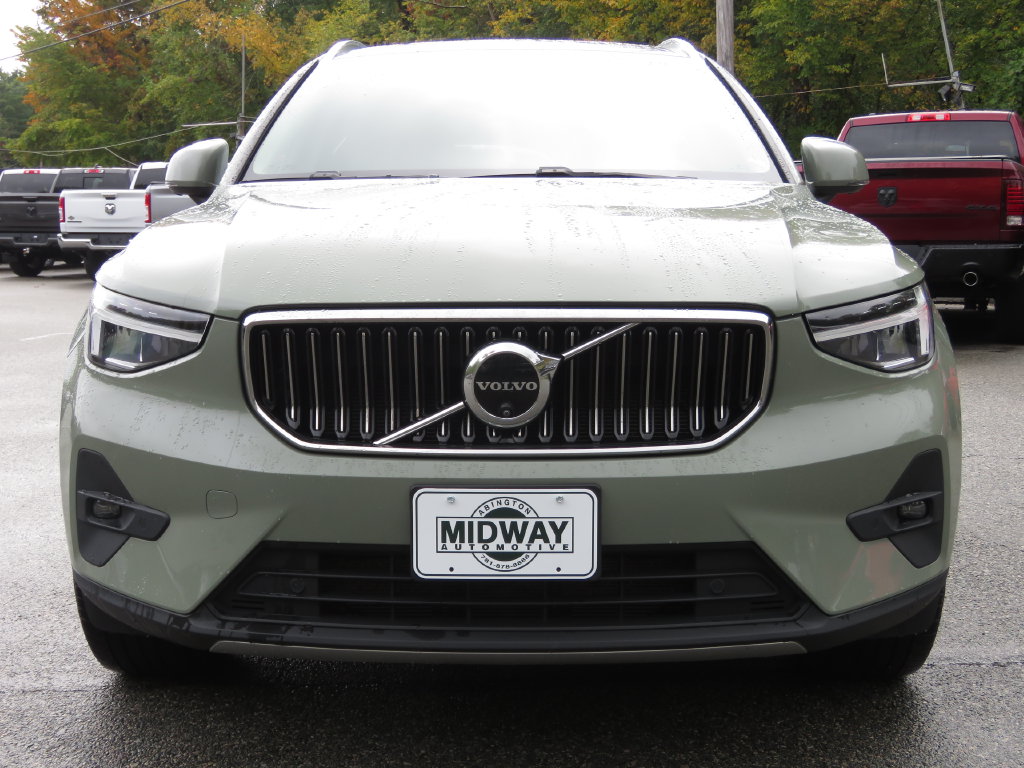 Used 2024 Volvo XC40 B5 Plus Bright SUV