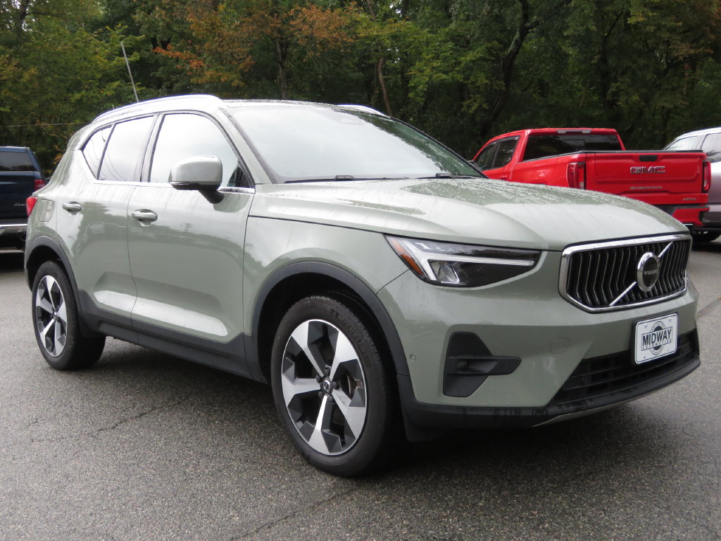 Used 2024 Volvo XC40 B5 Plus Bright SUV
