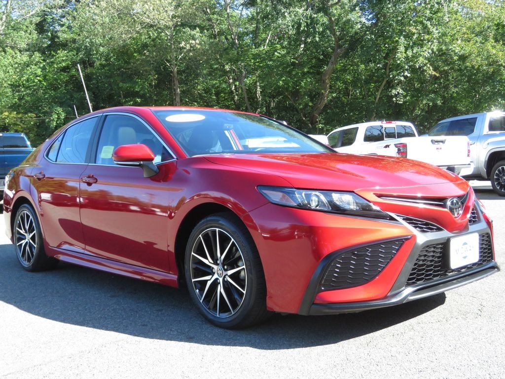 Used 2024 Toyota Camry SE Sedan