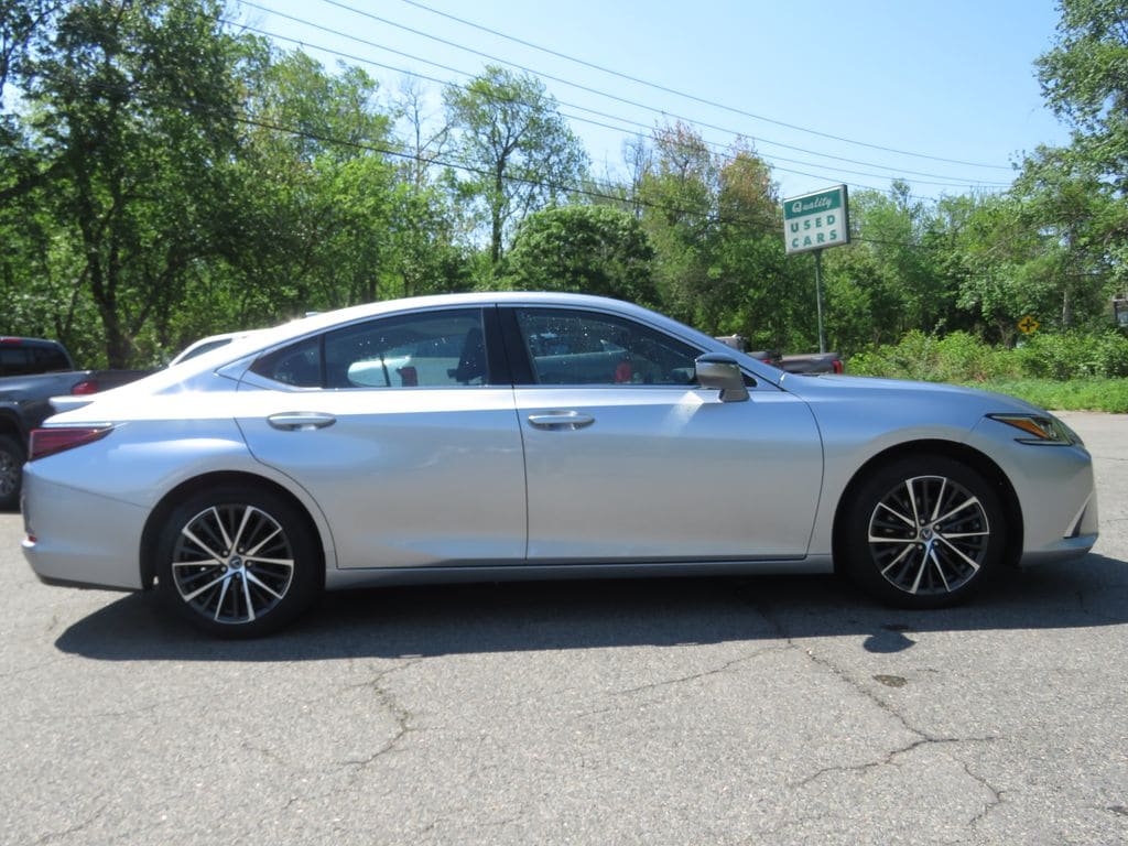 Used 2024 Lexus ES 350 Sedan