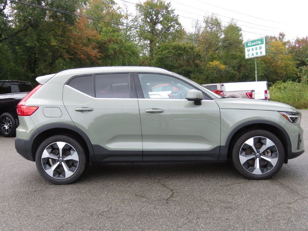 Used 2024 Volvo XC40 B5 Plus Bright SUV