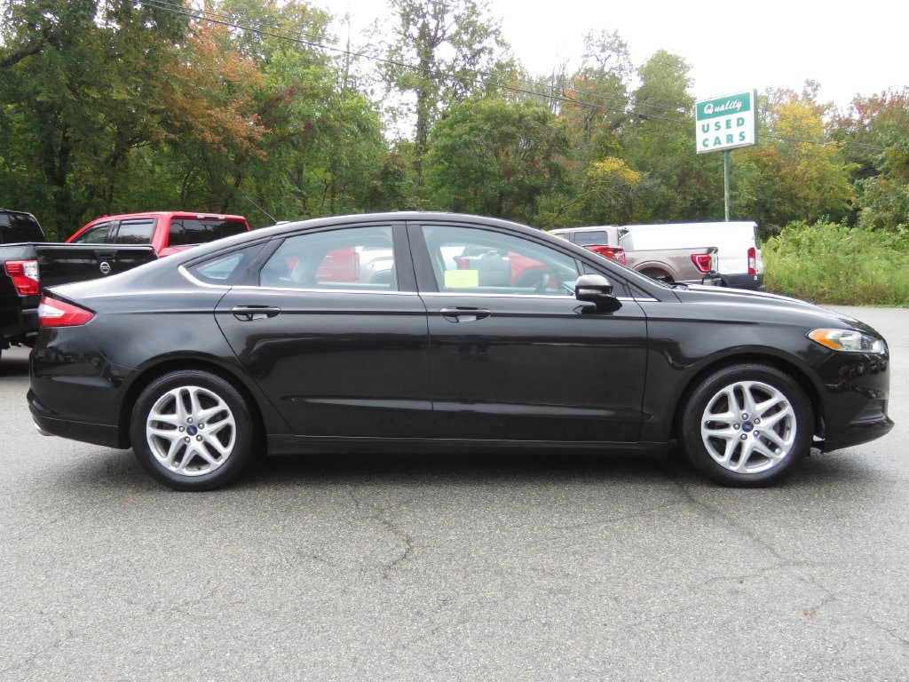 Used 2015 Ford Fusion SE Sedan