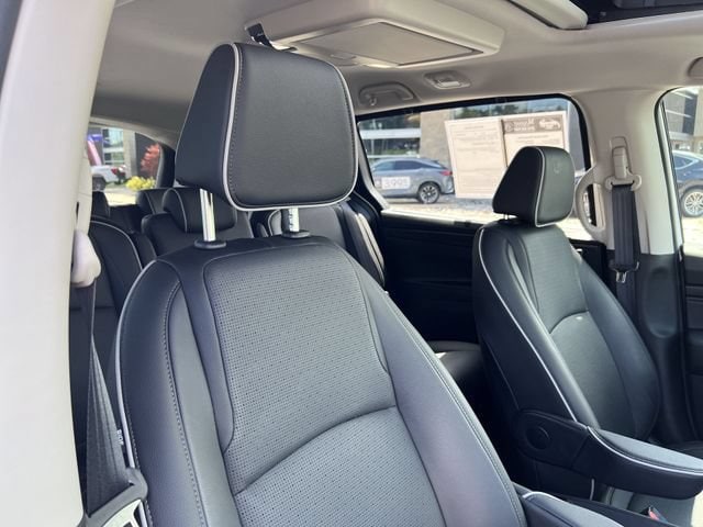 2025 Honda Odyssey Elite - Photo 22