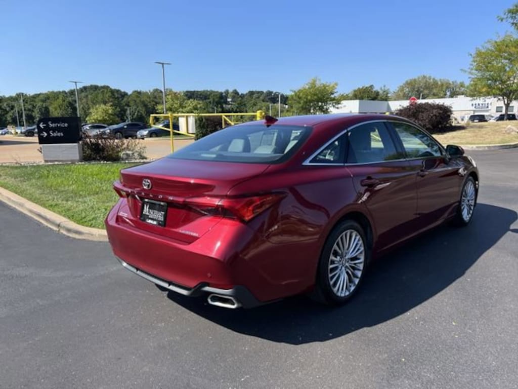 Used 2019 Toyota Avalon Limited Sedan