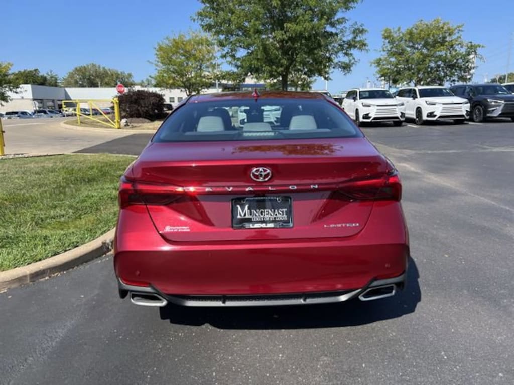 Used 2019 Toyota Avalon Limited Sedan