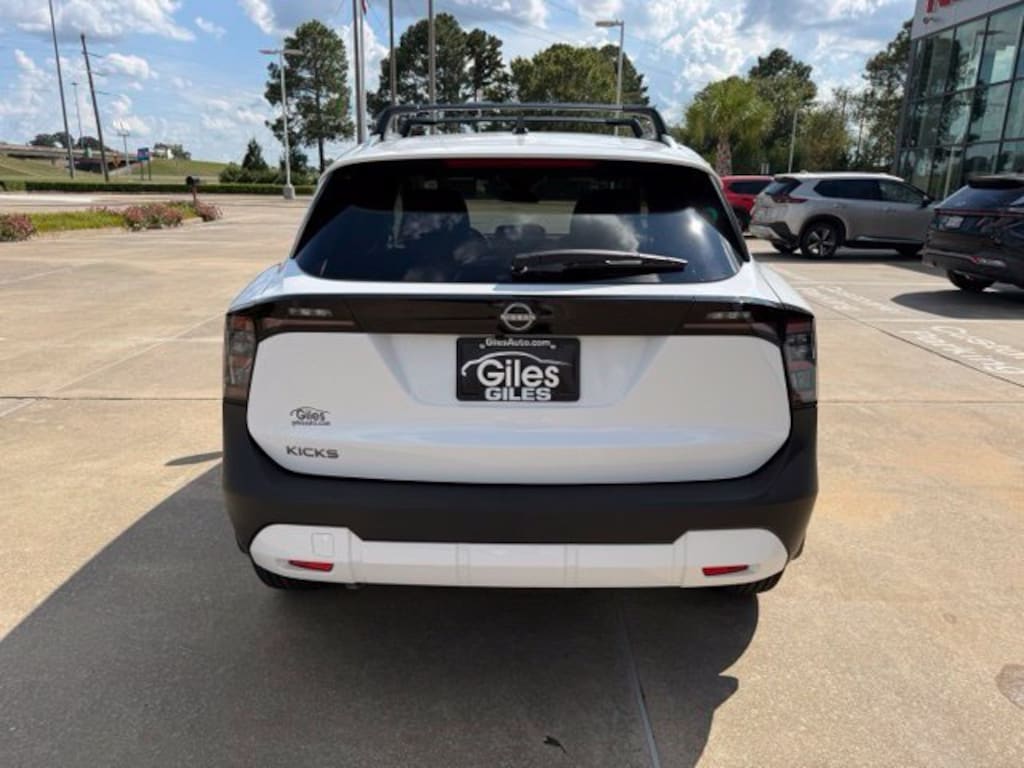 New 2027 Nissan Kicks SV SUV