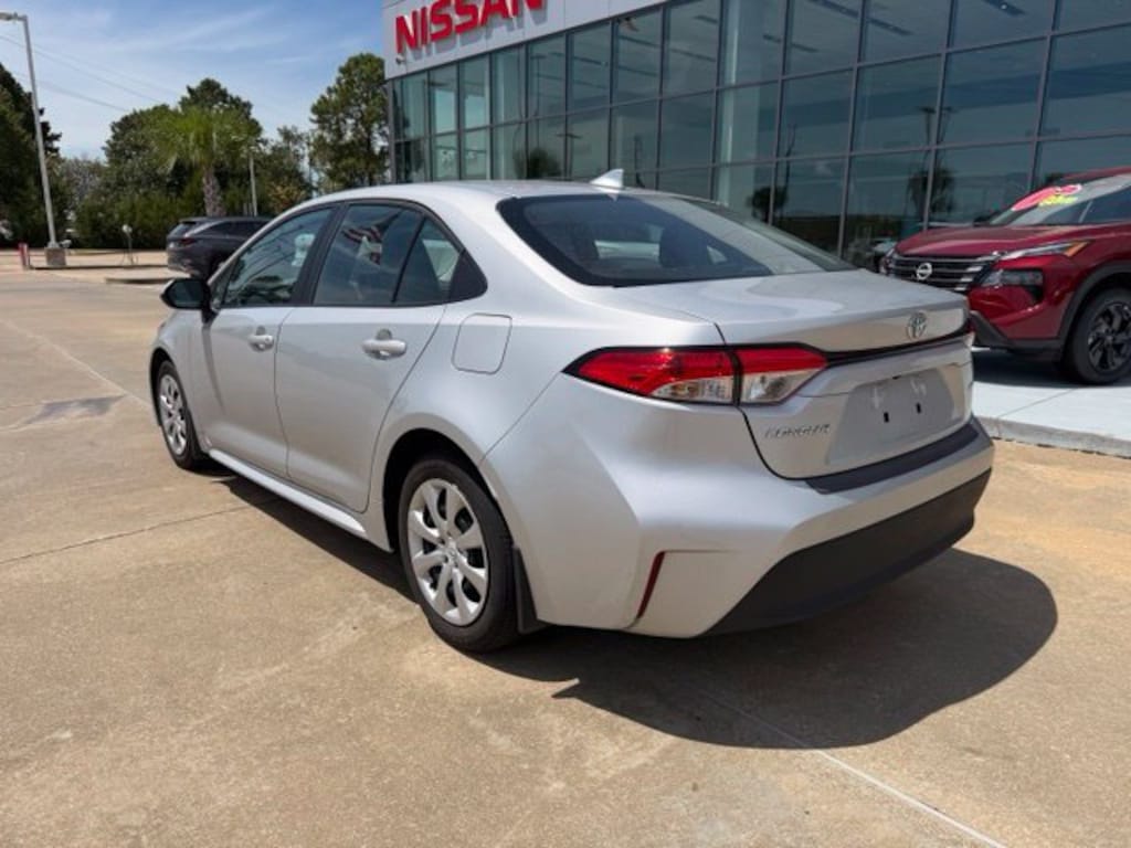 Used 2025 Toyota Corolla LE Sedan