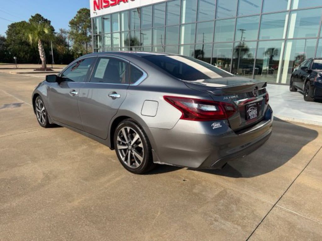 Used 2017 Nissan Altima 2.5 SR Sedan