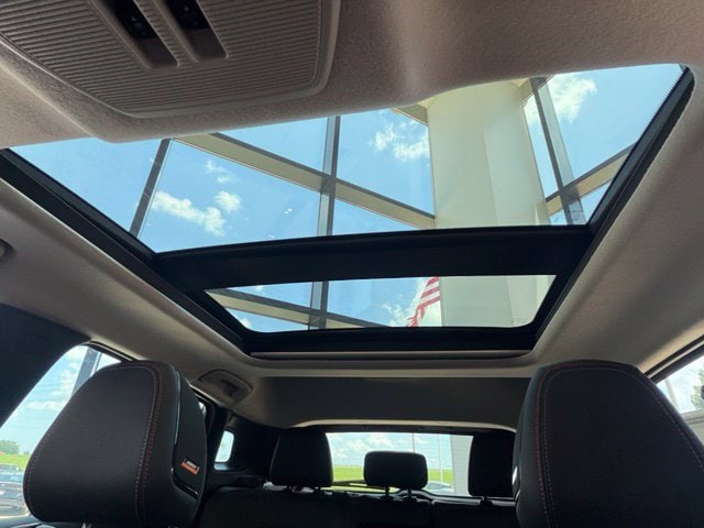2026 Nissan KICKS SR - Photo 18