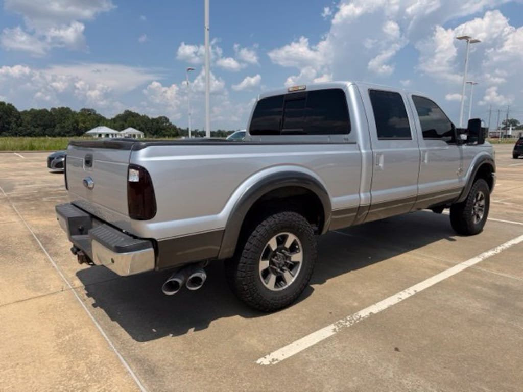 Used 2015 Ford F-250SD Lariat Truck Crew Cab