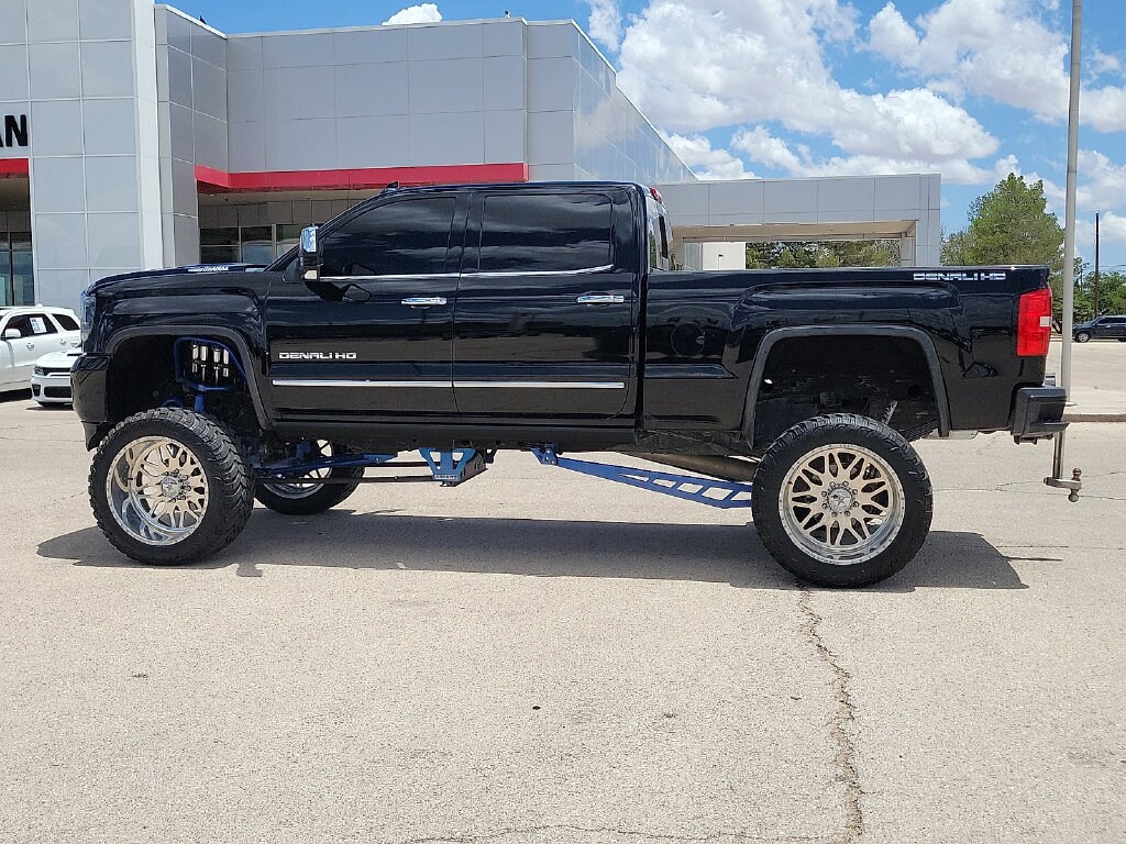 Used 2017 GMC Sierra 2500HD Denali Truck Crew Cab