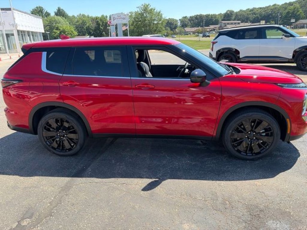 New 2026 Mitsubishi Outlander LE SUV