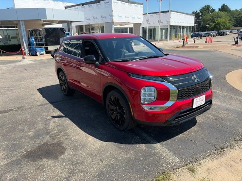 New 2026 Mitsubishi Outlander LE SUV
