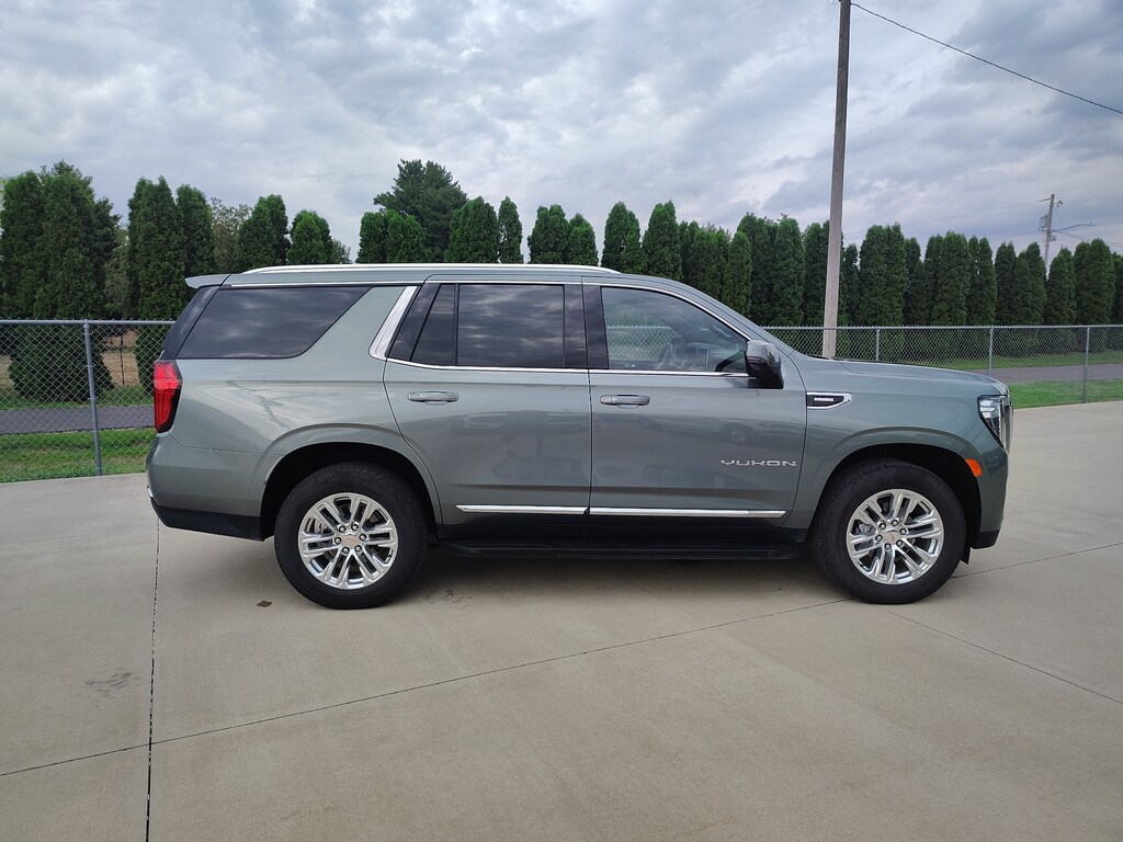 Used 2024 GMC Yukon SLT SUV