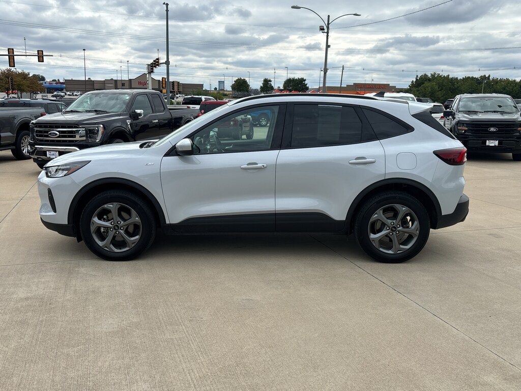 Used 2025 Ford Escape ST-Line Select SUV