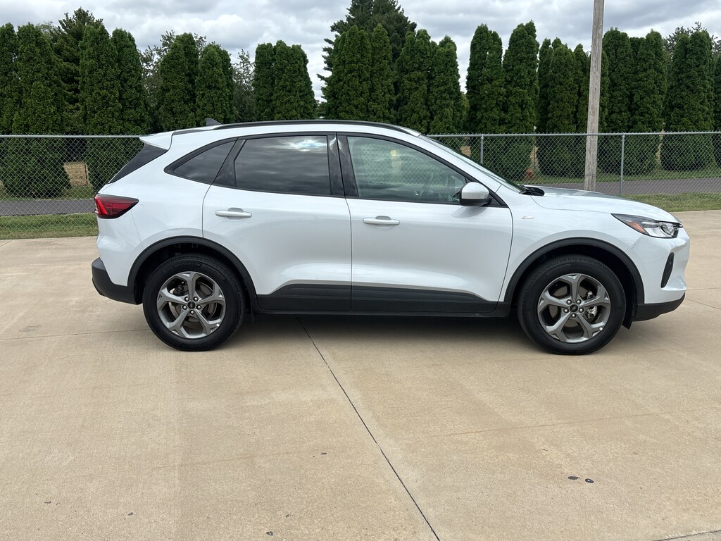 Used 2025 Ford Escape ST-Line Select SUV