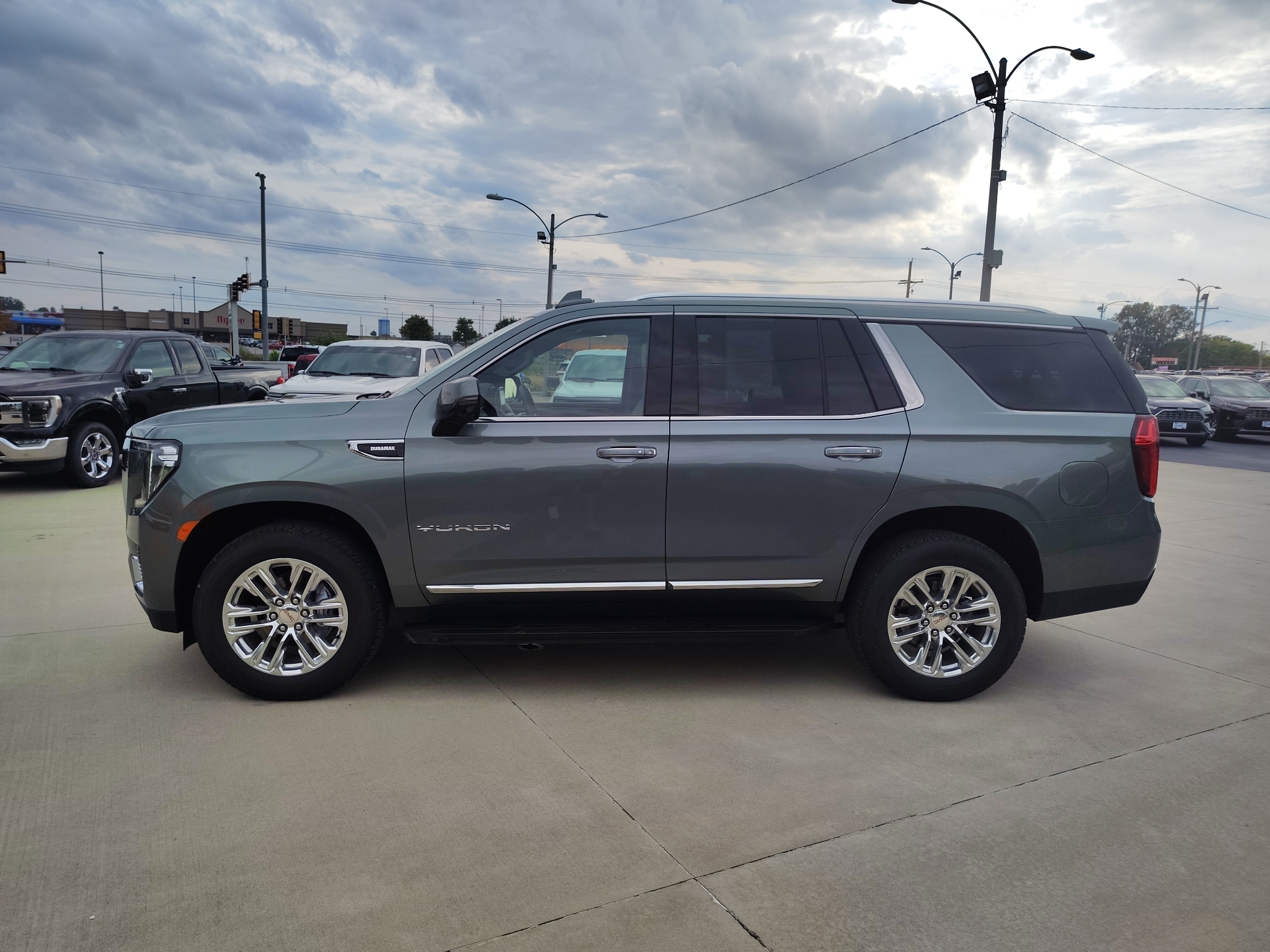 Used 2024 GMC Yukon SLT SUV