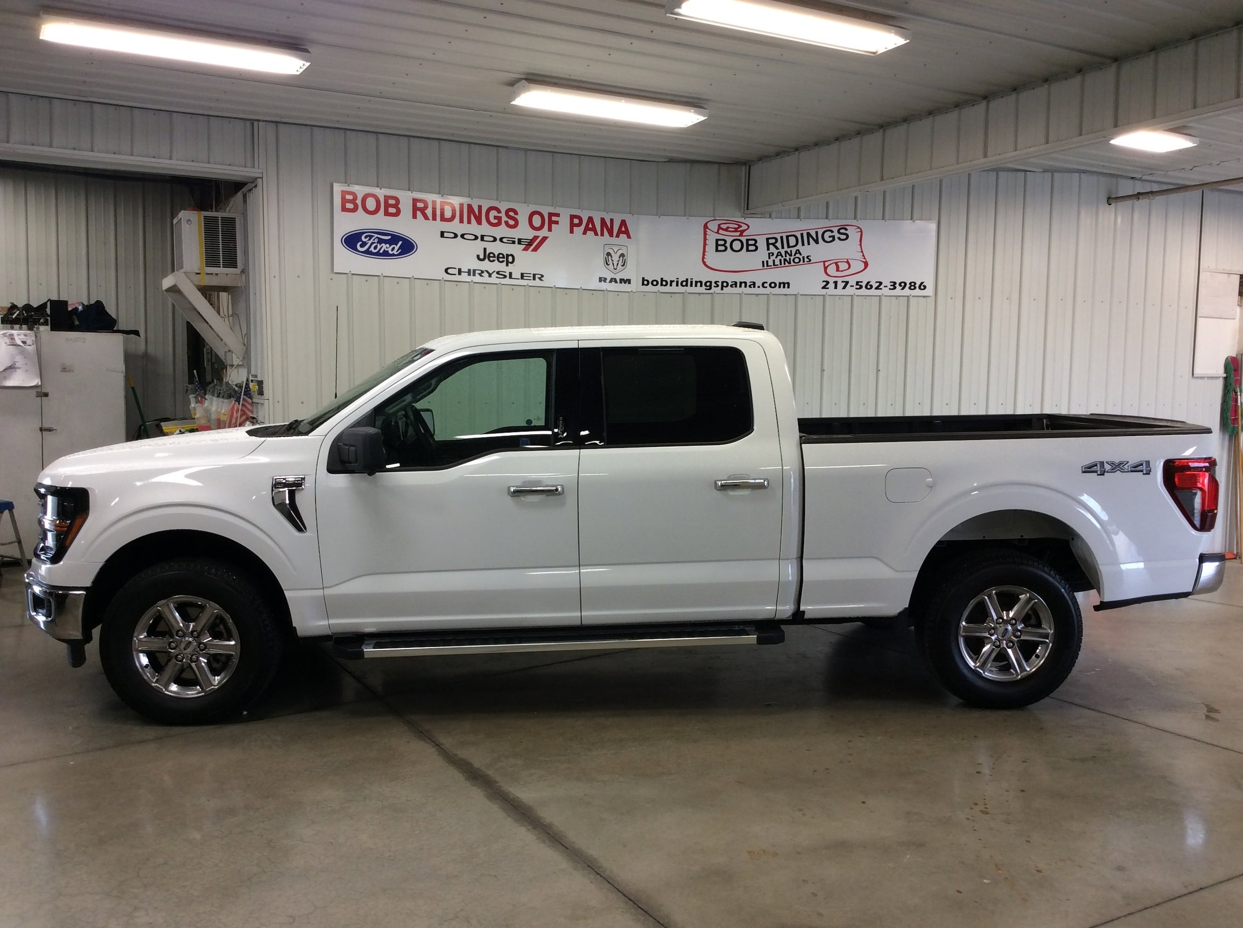 2024 Ford F-150 XLT - Photo 2