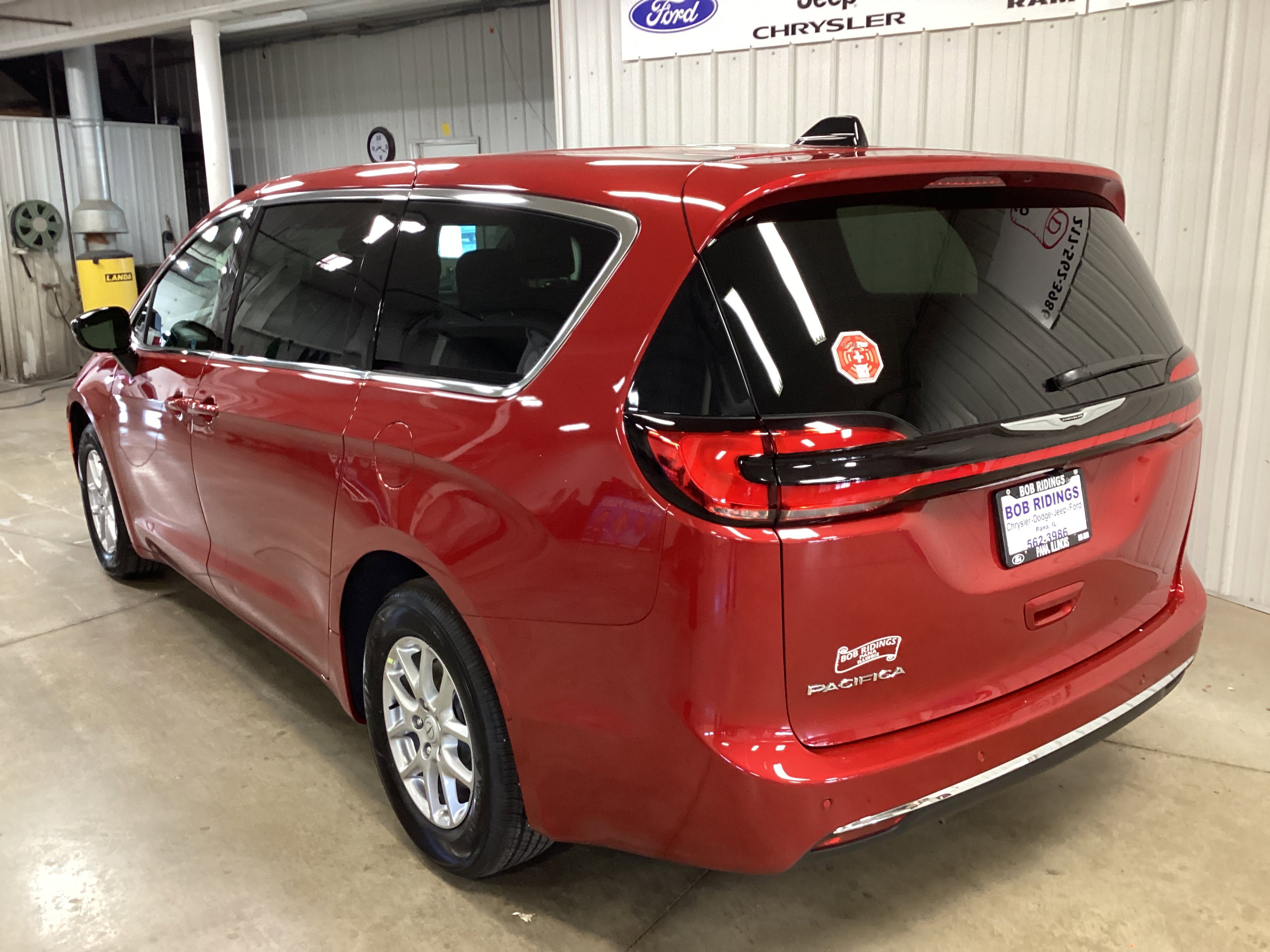 New 2026 Chrysler Pacifica Select Van Passenger Van