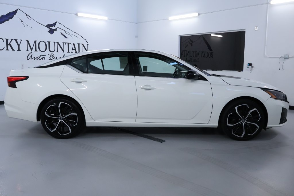 2024 Nissan Altima SR - Photo 8