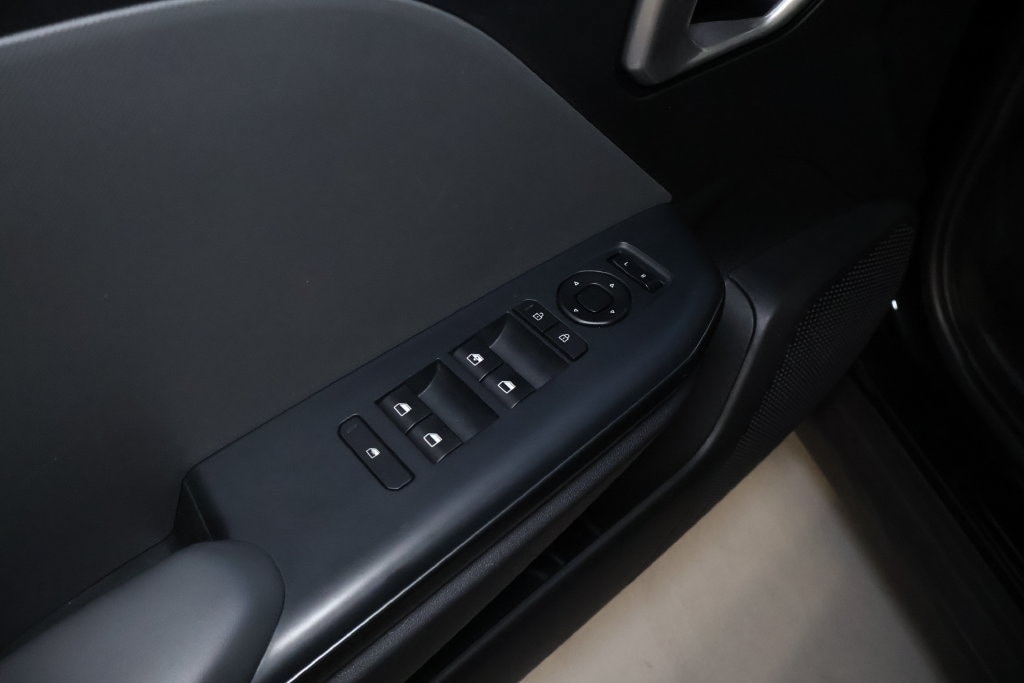 2025 Kia K4 LXS - Photo 12