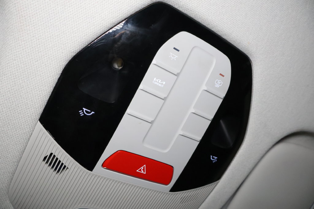 2025 Kia K4 LXS - Photo 23