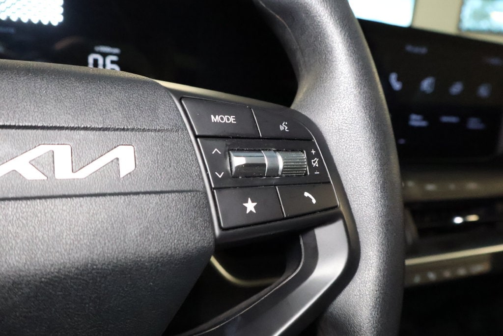 2025 Kia K4 LXS - Photo 20