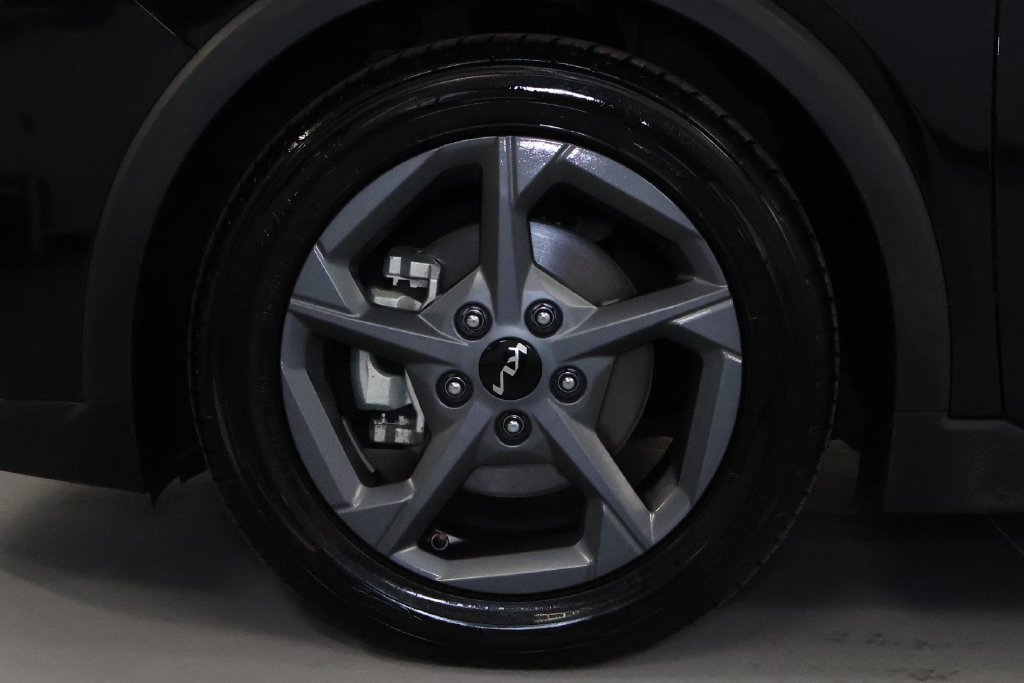2025 Kia K4 LXS - Photo 31