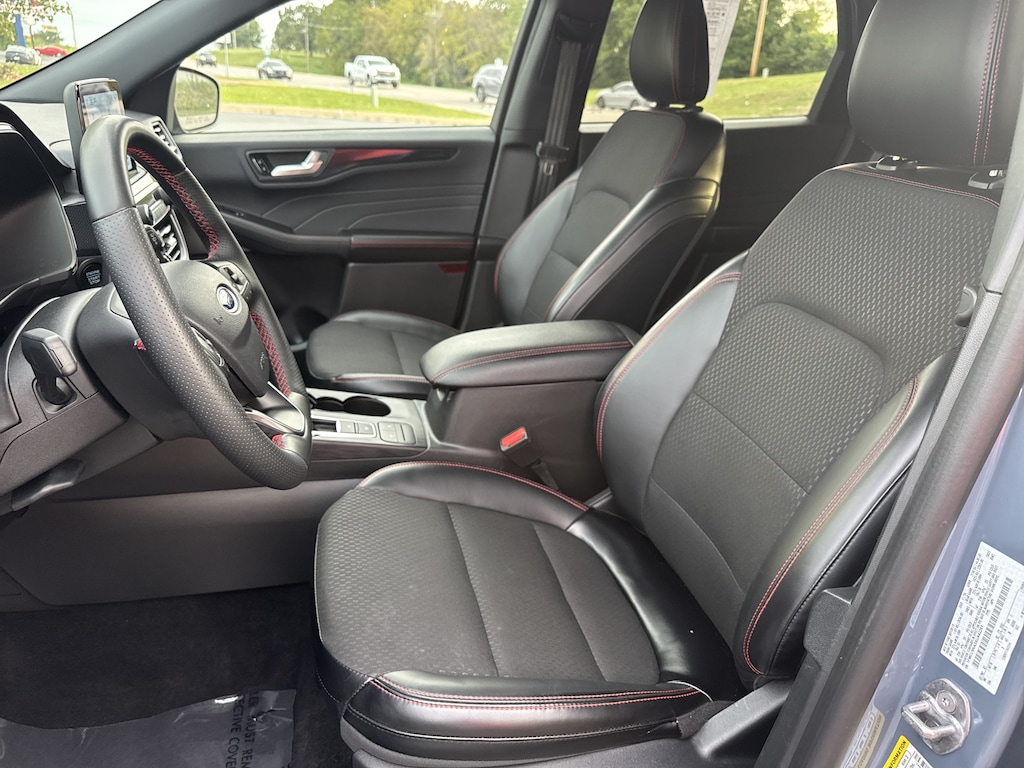 Used 2025 Ford Escape ST-Line Select SUV