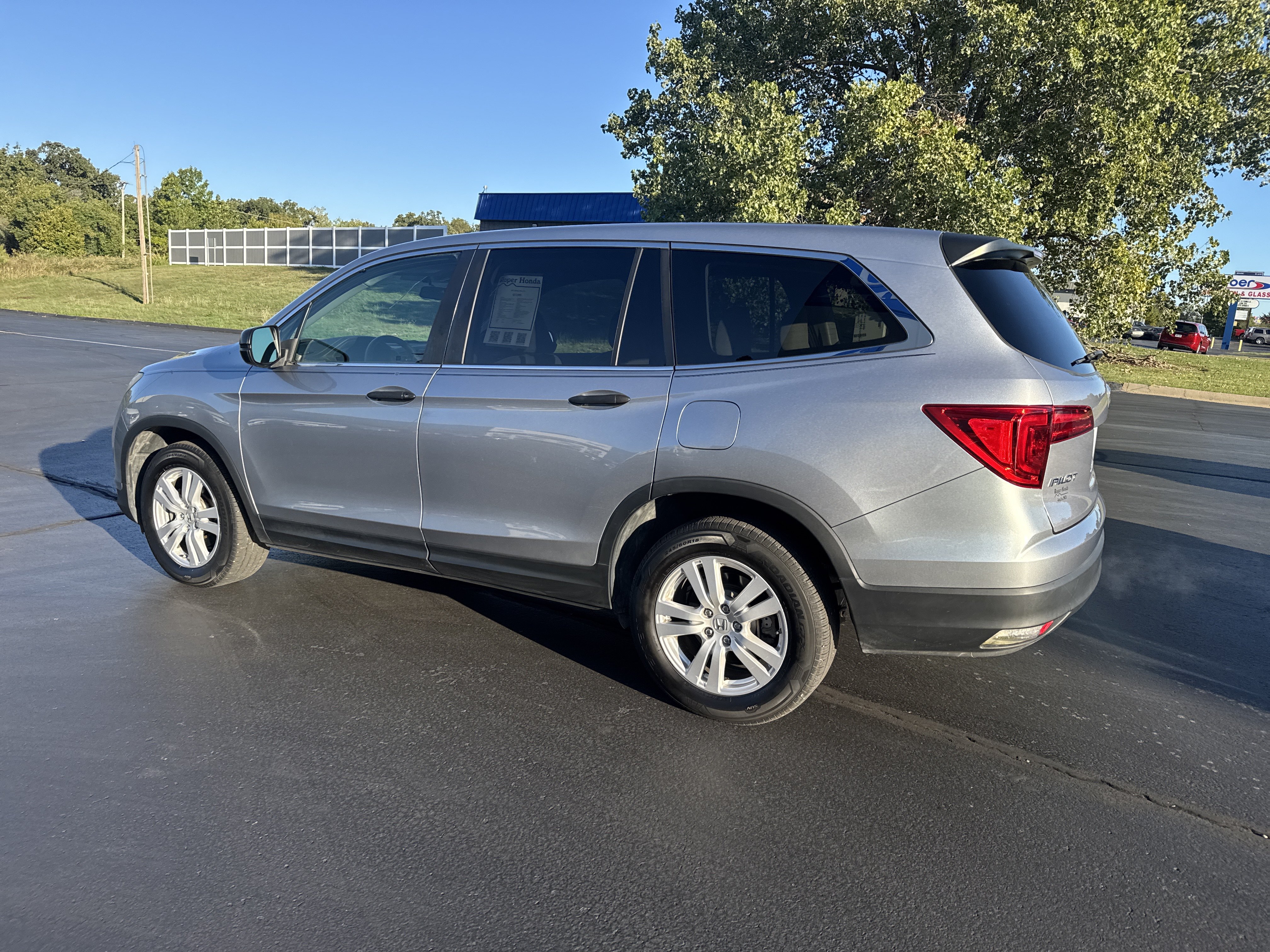 Used 2017 Honda Pilot LX FWD SUV