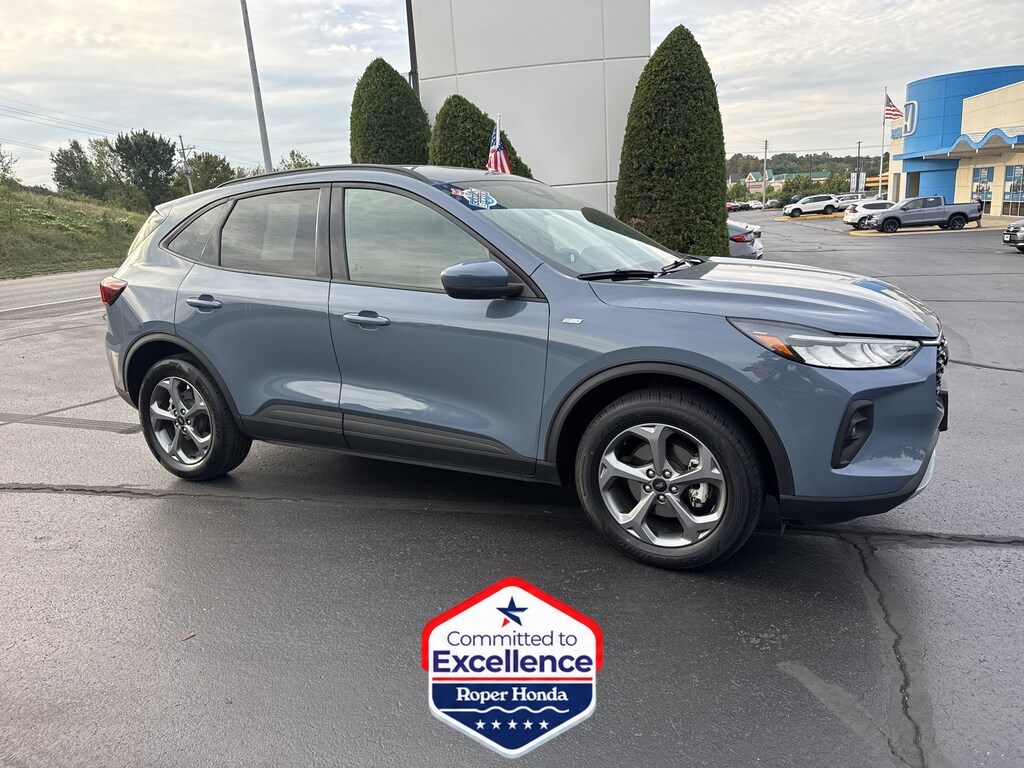 Used 2025 Ford Escape ST-Line Select SUV