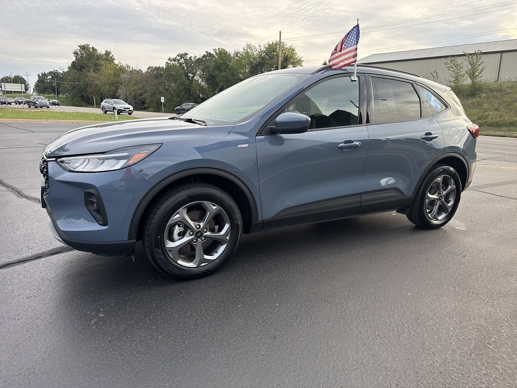Used 2025 Ford Escape ST-Line Select SUV