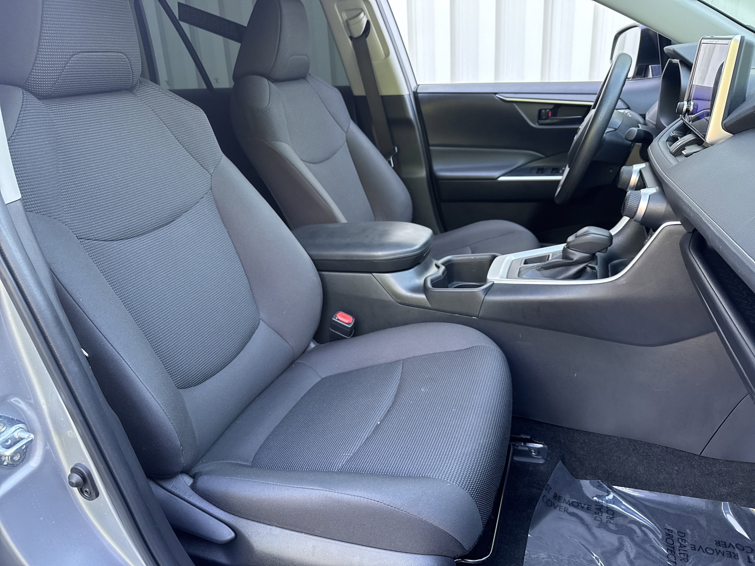 2024 Toyota RAV4 LE - Photo 11