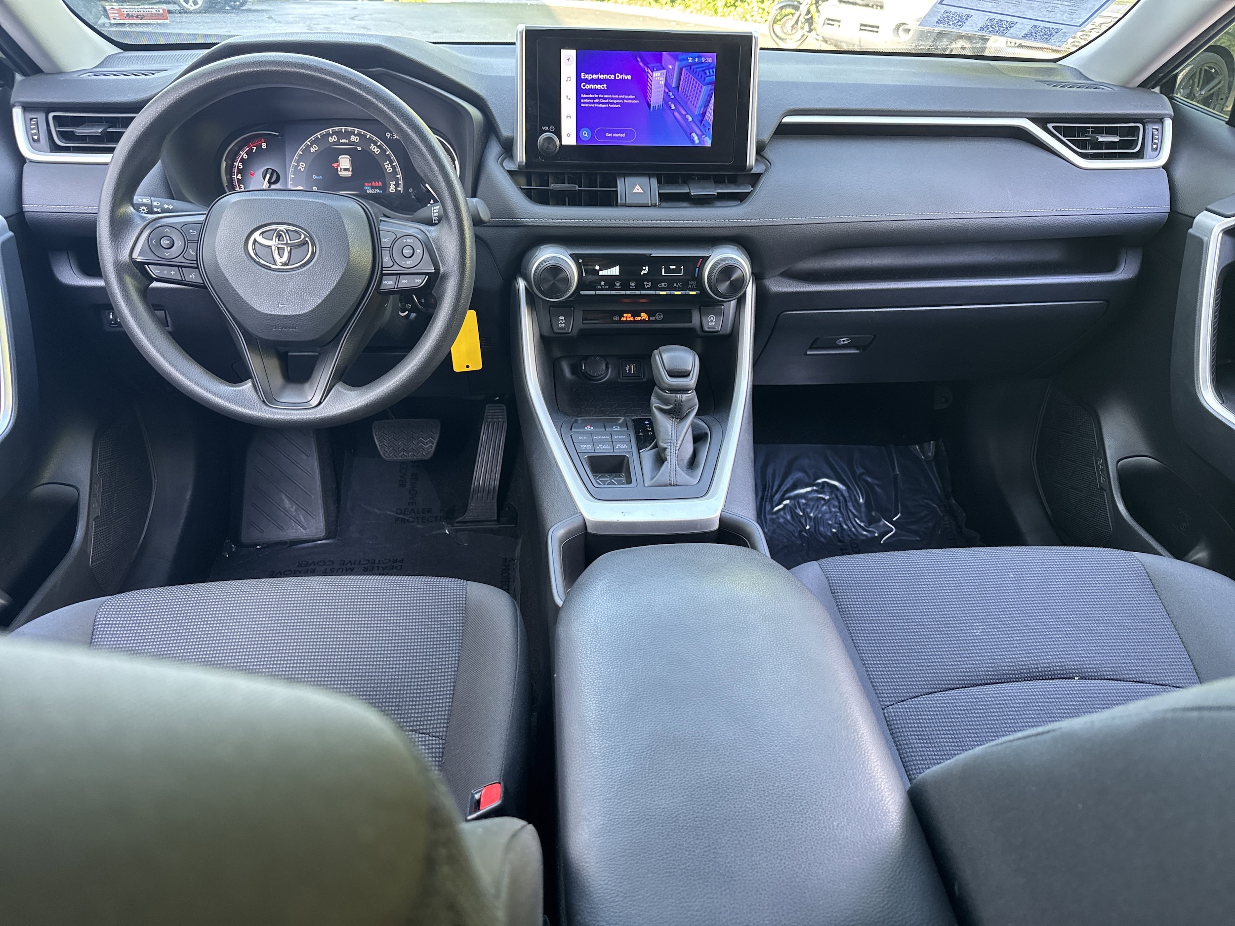 2024 Toyota RAV4 LE - Photo 12