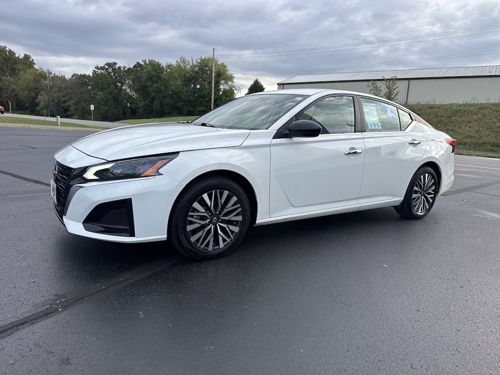 Used 2025 Nissan Altima SV Sedan