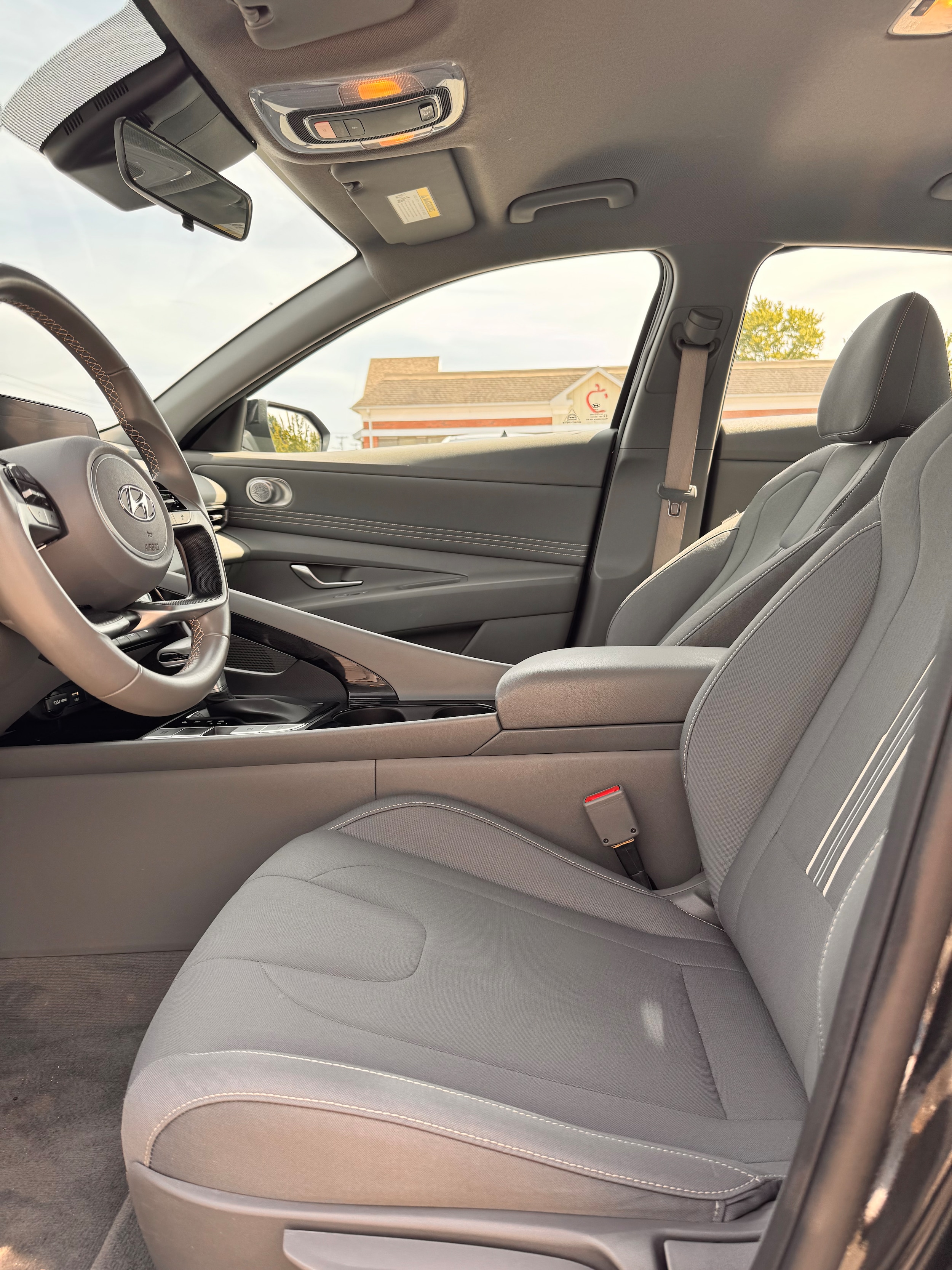 2023 Hyundai Elantra SEL - Photo 8