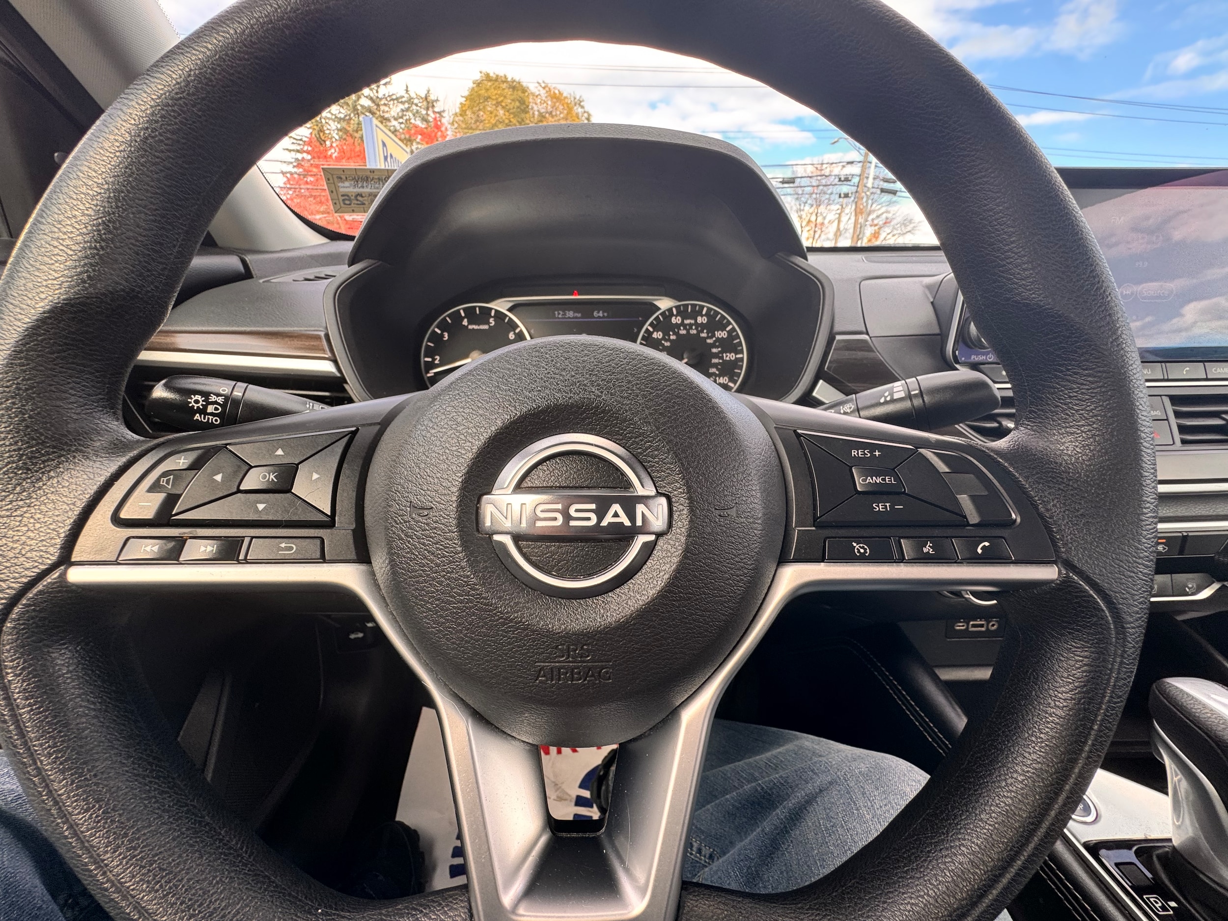 2023 Nissan Altima SV - Photo 8