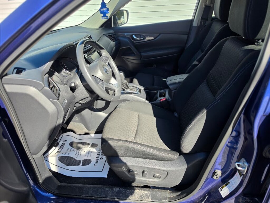 Used 2017 Nissan Rogue SV SUV