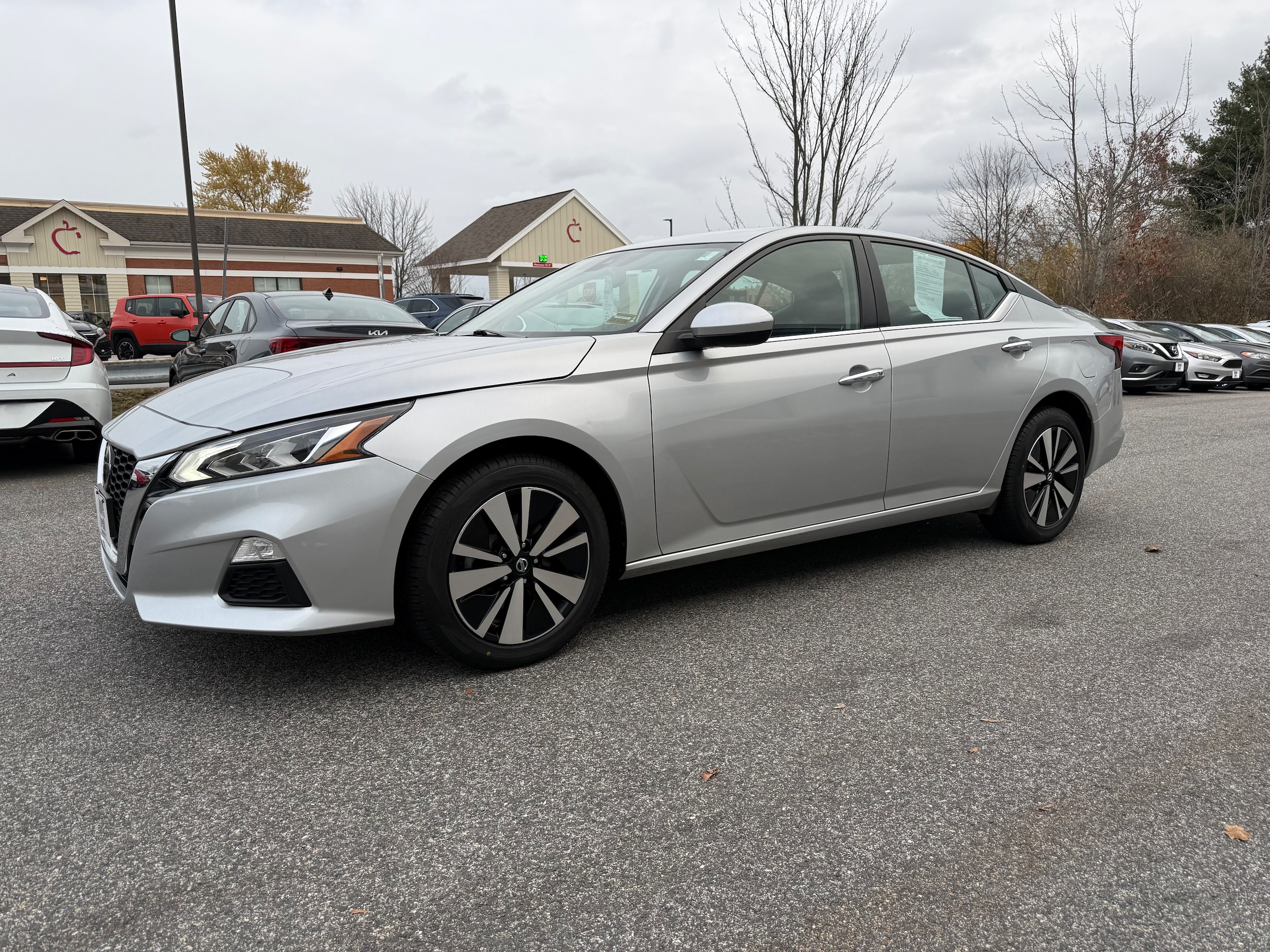 2022 Nissan Altima SV - Photo 3
