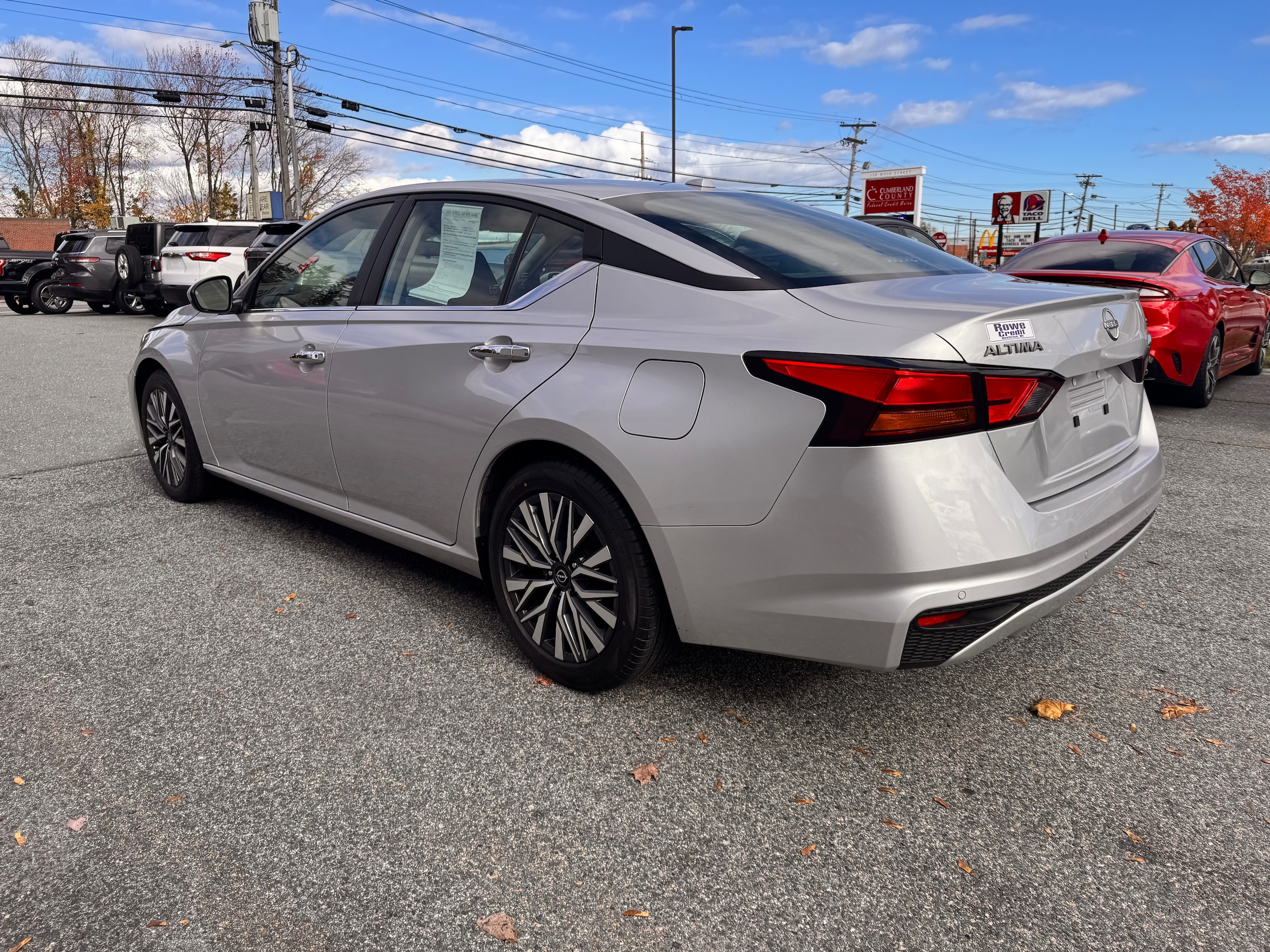 2023 Nissan Altima SV - Photo 6