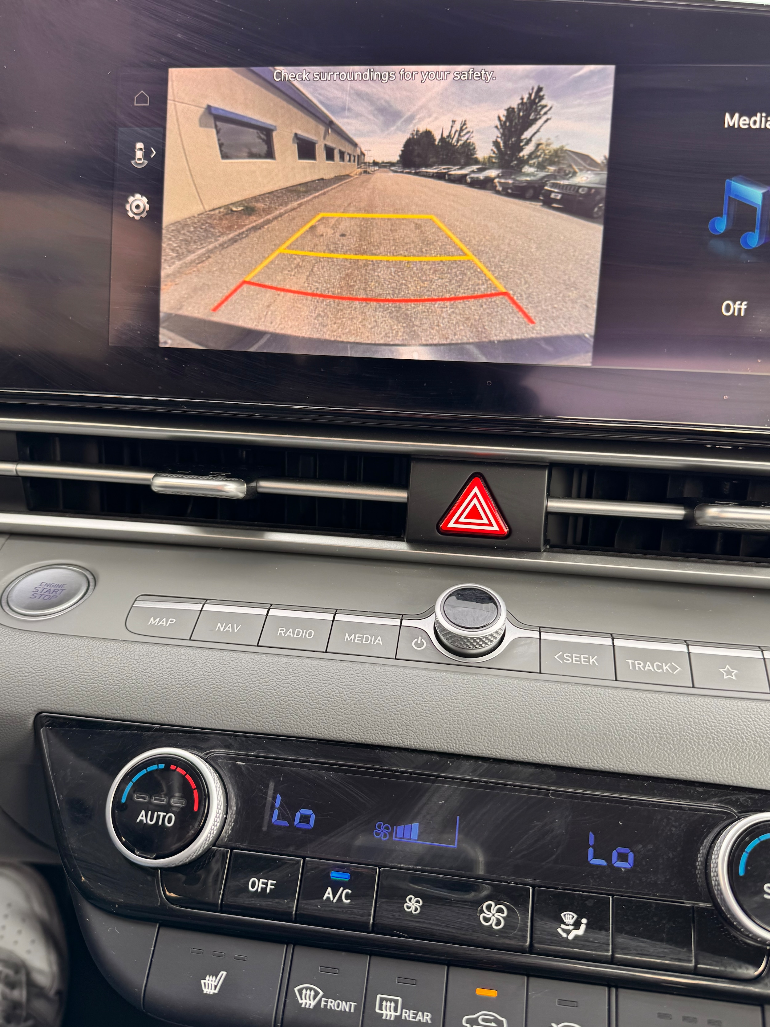 2023 Hyundai Elantra SEL - Photo 13