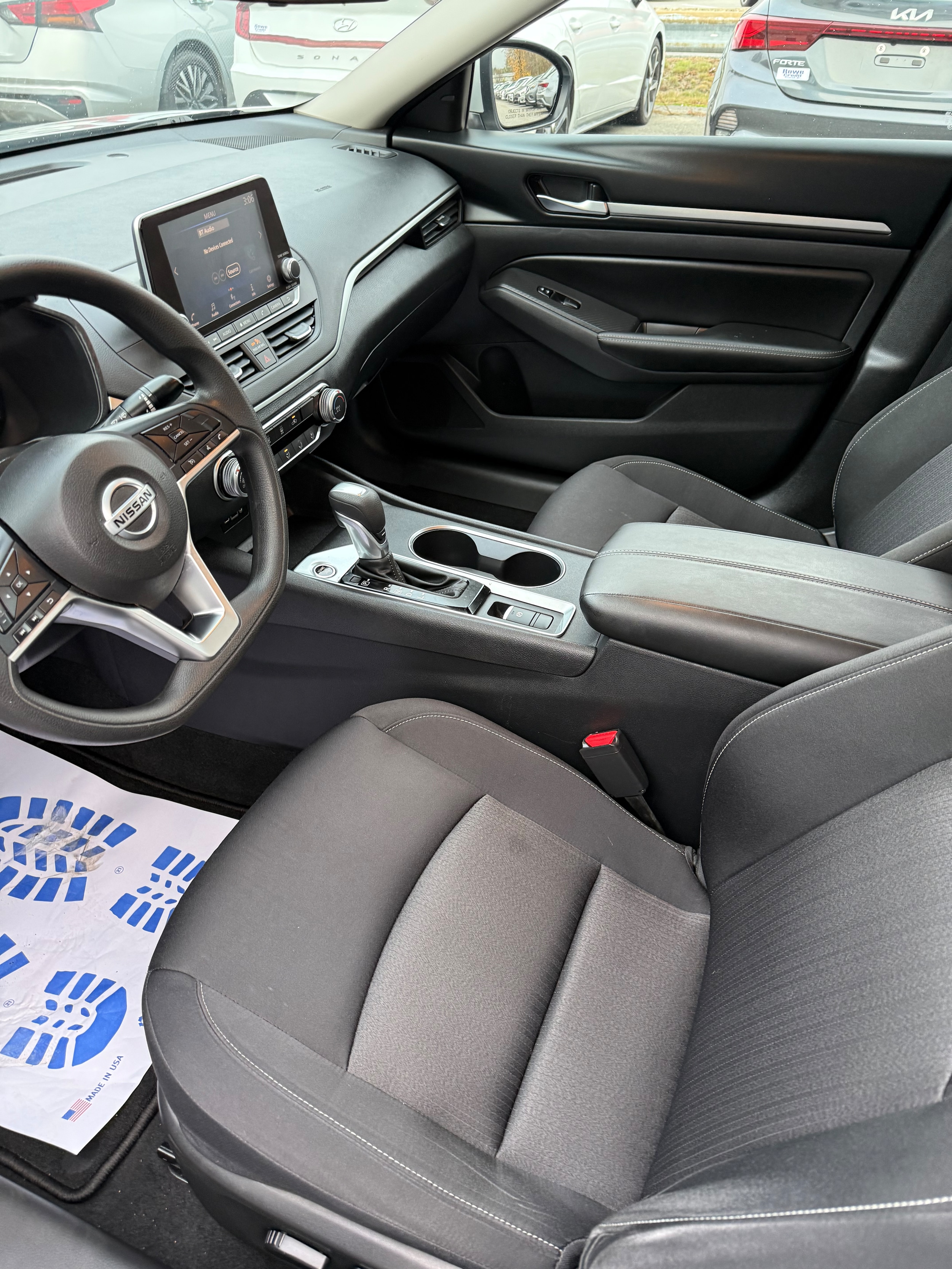 2022 Nissan Altima SV - Photo 9