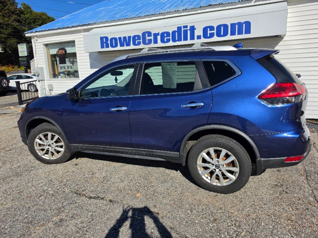 Used 2017 Nissan Rogue SV SUV