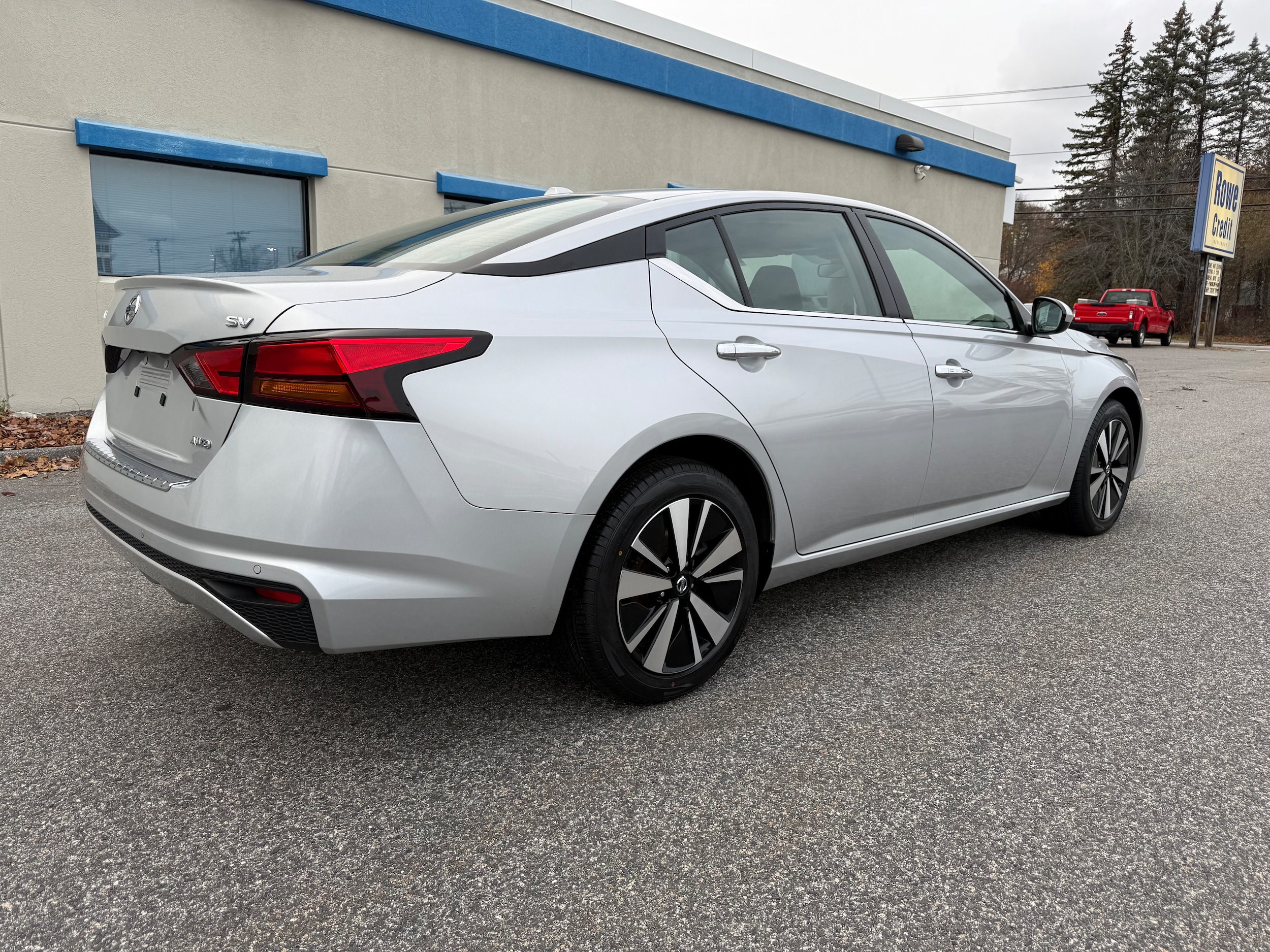 2022 Nissan Altima SV - Photo 4
