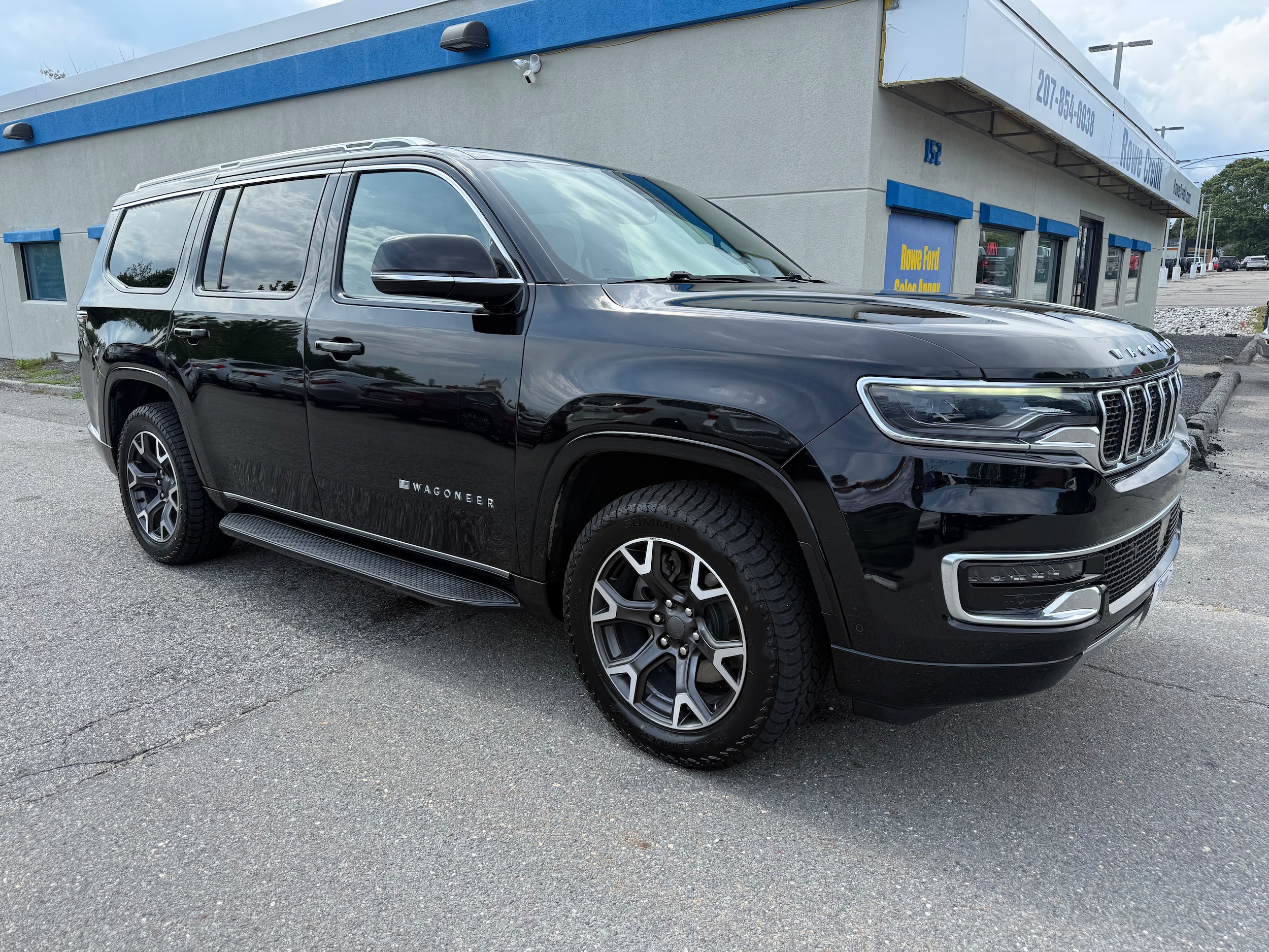2023 Jeep Wagoneer