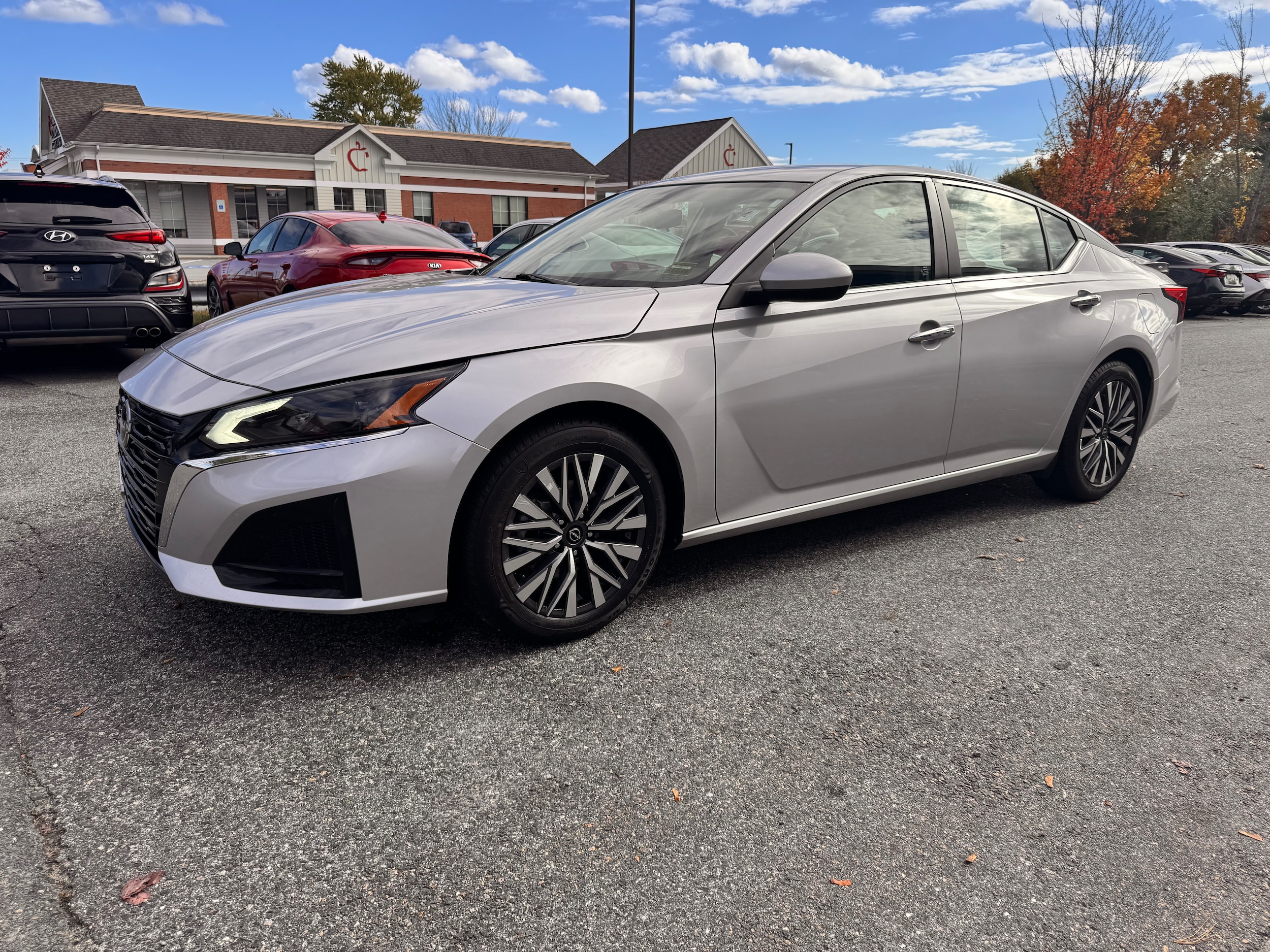 2023 Nissan Altima SV - Photo 3