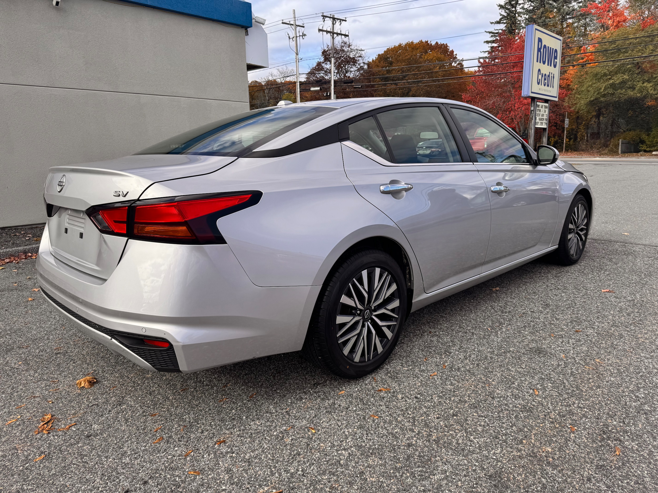 2023 Nissan Altima SV - Photo 4